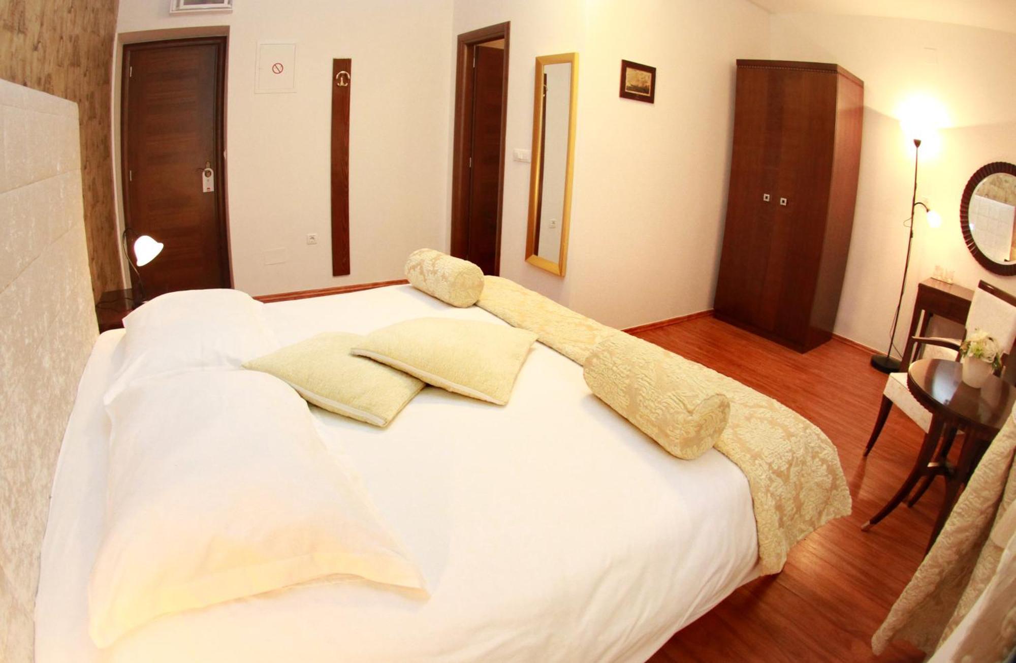 Guesthouse Villa Vice Split Bagian luar foto